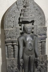 08-Jain statue